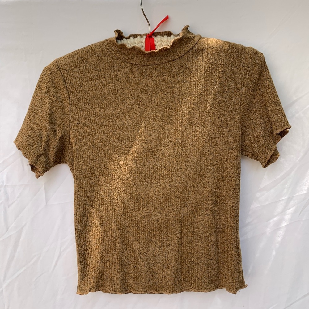 ACTIVE USA brown stretchy top. Crew neck top.